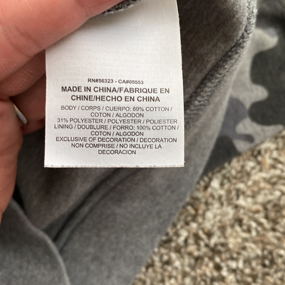 NIKE TECH CAMO SWEATSHIRT - Picture 6 of 6